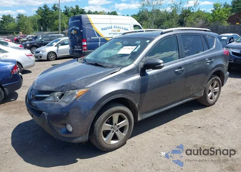 2015 Toyota Rav4 Xle z USA, uszkodzony, nr VIN JTMRFREV9FJ039204